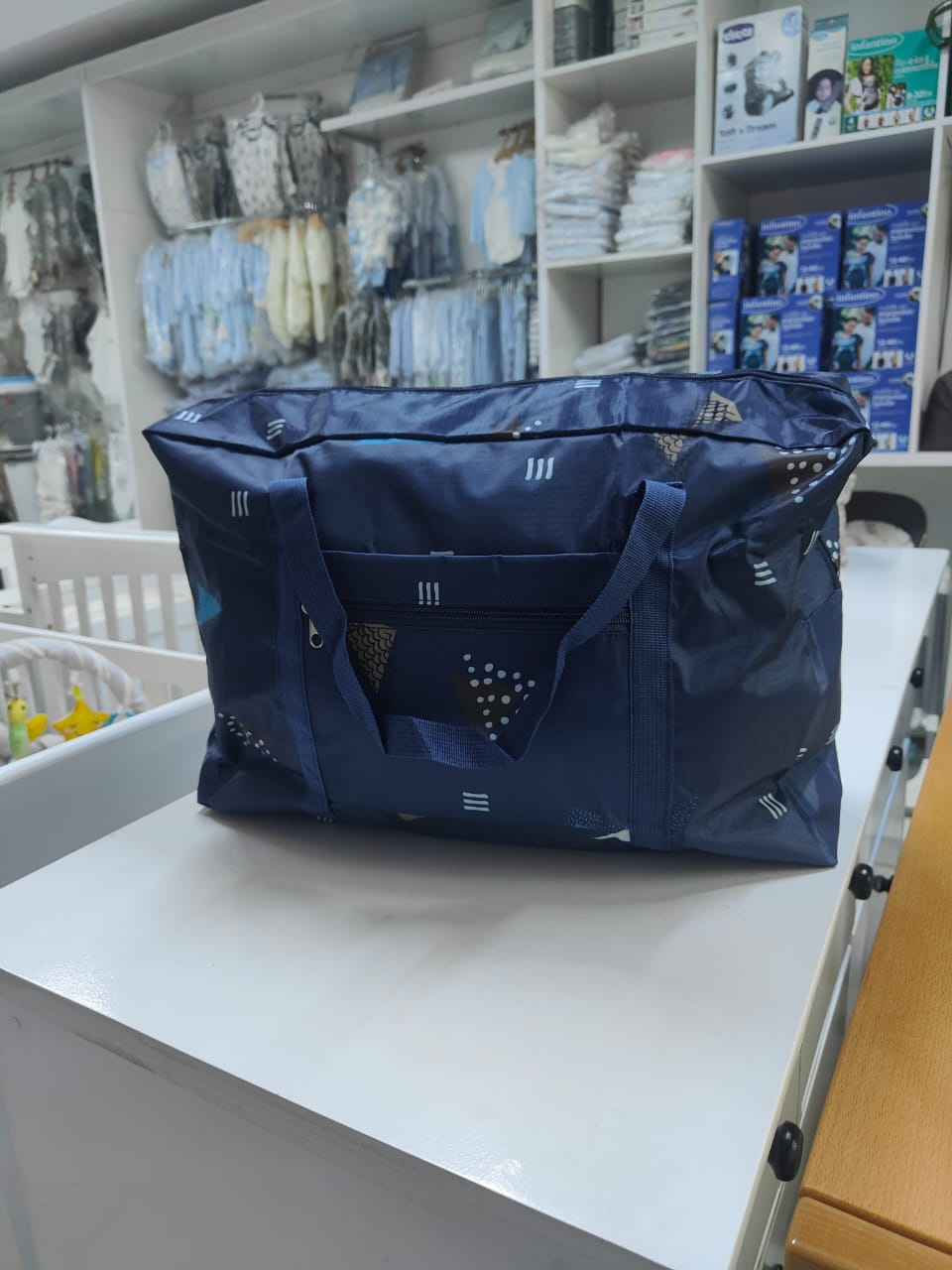 Foldable Geometric Travel Duffel Bag with Trolley Sleeve – Lightweight Expandable Weekend Bag