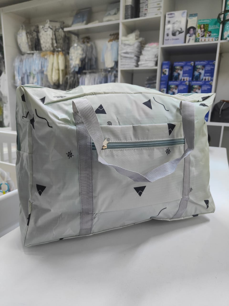 Foldable Geometric Travel Duffel Bag with Trolley Sleeve – Lightweight Expandable Weekend Bag