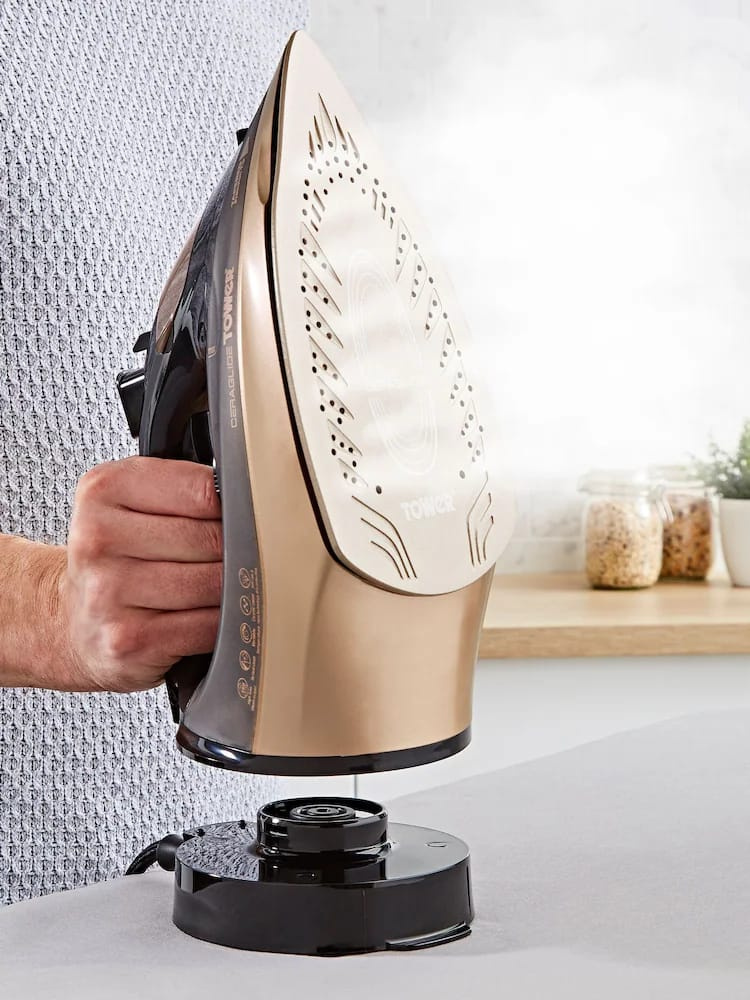 Tower Ceraglide 360 Cordless Steam Iron 2800W with Ceramic Soleplate
