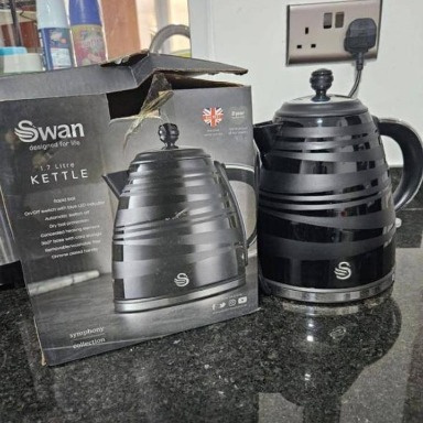 Swan Symphony 1.7L Jug Kettle Black – 3000W Rapid Boil Cordless Kettle
