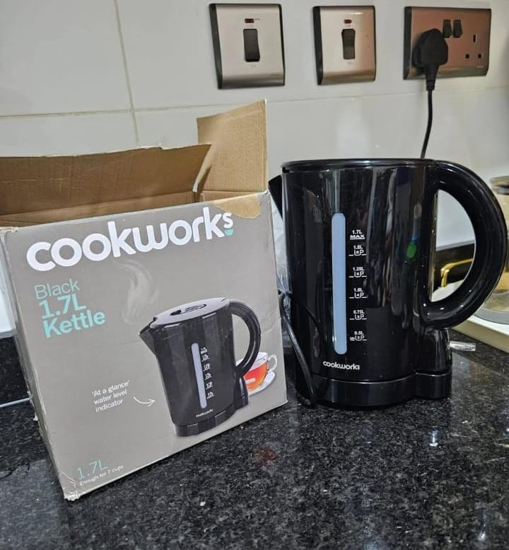 Cookworks 1.7L Plastic Kettle Black – Fast Boil Cordless Electric Kettle