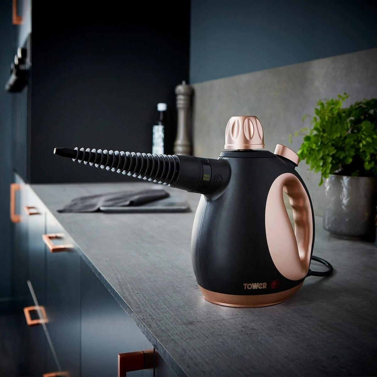Tower T134000BLG Handheld Steam Cleaner 1050W Fast Heat-Up Black & Rose Gold