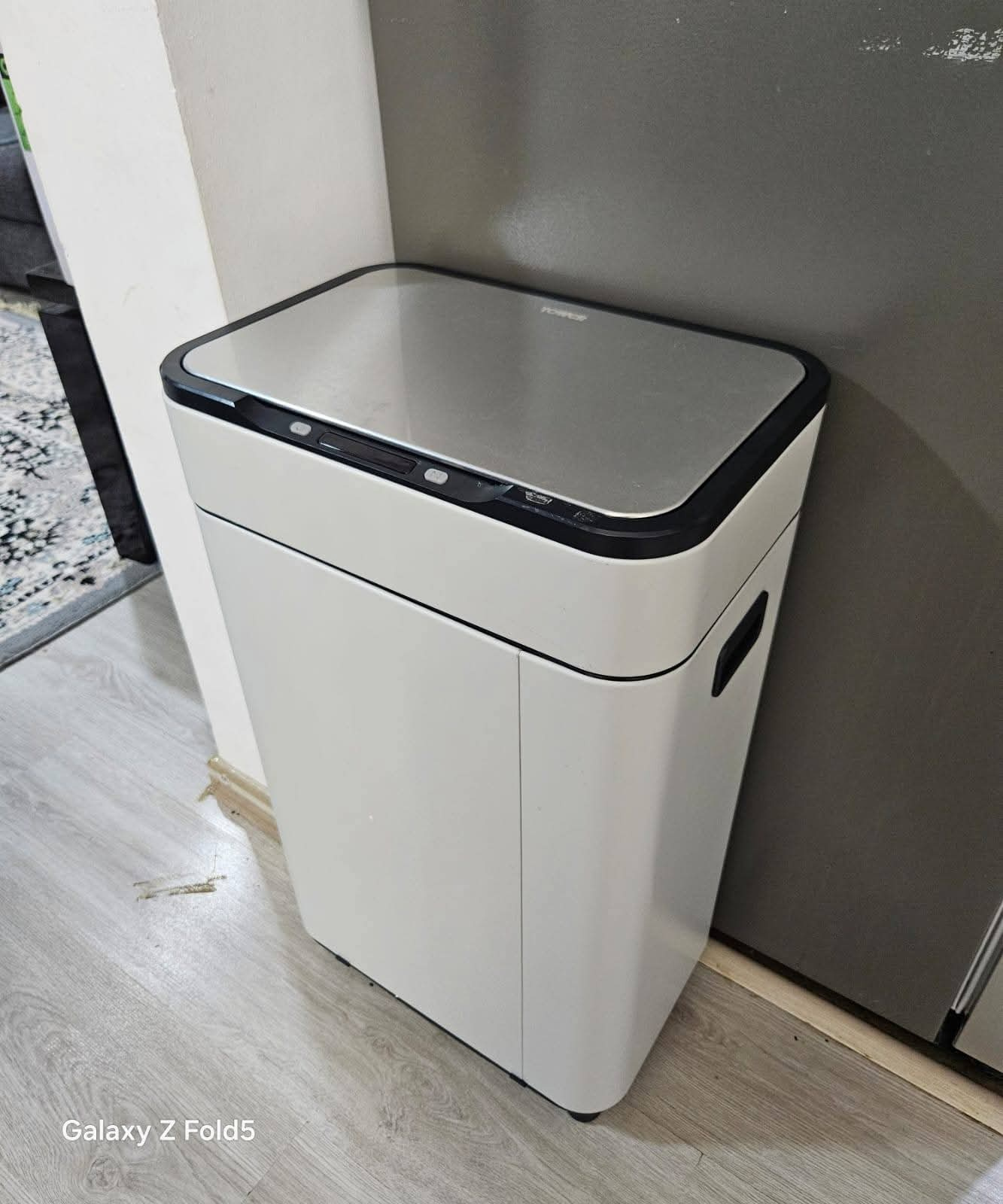 Tower T938022WHT Ozone Sensor Bin 65L White | Touch-Free Kitchen Bin with Odour Control