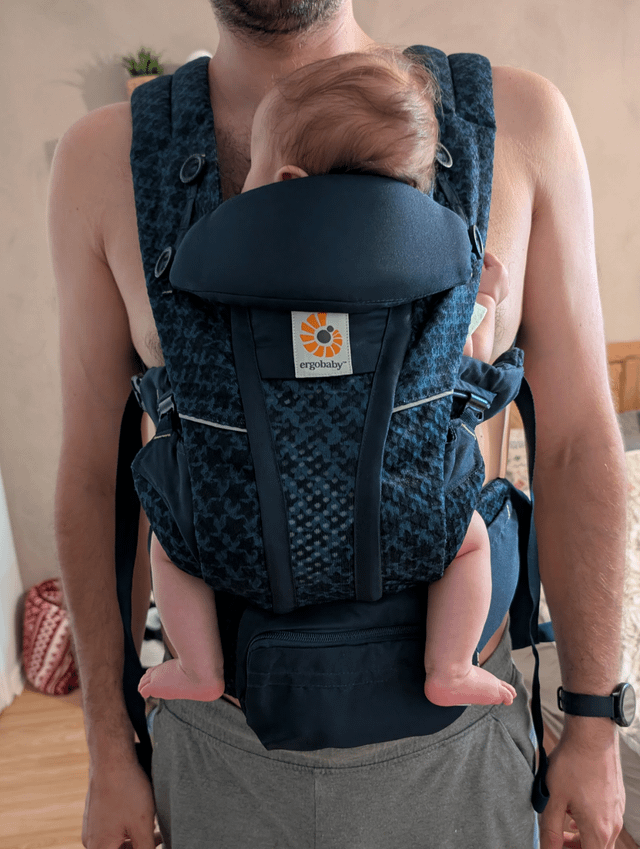Ergobaby Omni Breeze Breathable Baby Carrier – Navy Blue